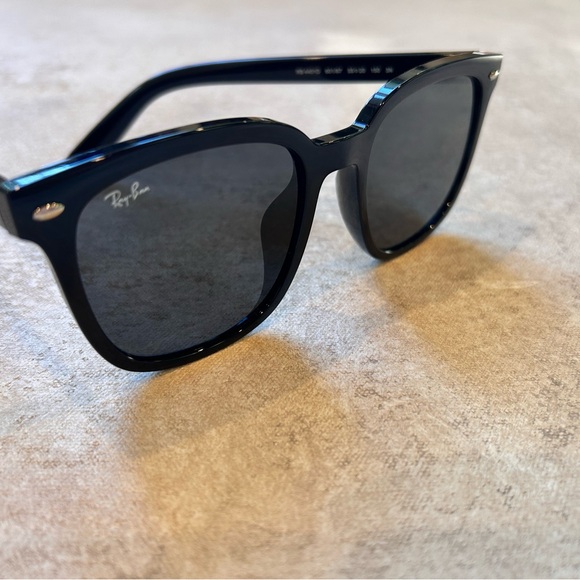 Ray-Ban Sunglasses RB4401D, Black - Picture 4 of 12